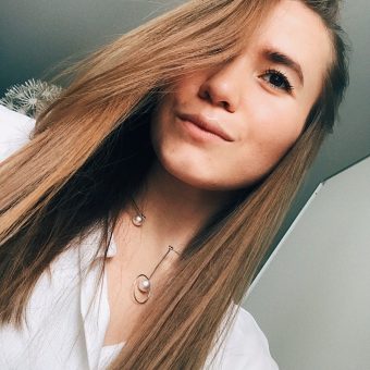 Ведет сайт